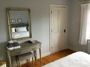 Venetia House - small guesthouse - Image 3
