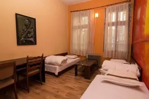 'Guest House' Hostel - Happy Sunrise - Image 2