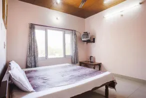 Hotel Maurya - Image 4