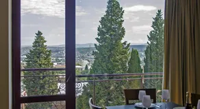 The Views Apartment - Image 2