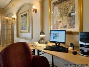 Secrets Hideaway Resort & Spa - Image 4