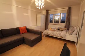 Aldgate Rooms - Image 1