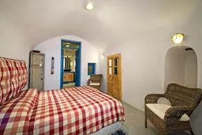 Elicriso Villa - Image 3