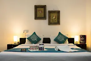 OYO Premium Mall Road Darjeeling - Image 4