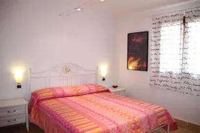 Modern & Chic - Image 2