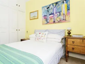 Veeve 2 Bed Flat With Terrace Linden Gardens Notting Hill - Image 2