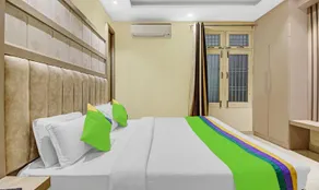 OYO 24954 Hotel Amrita - Image 4