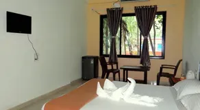 Apple House Arpora - Image 5