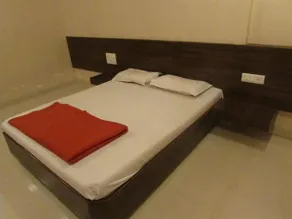 Hotel Sai Tirth - Image 4