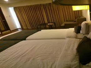 M HOTEL BENZ CIRCLE - Image 3