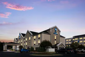 Best Western Smithfield Inn - Image 3