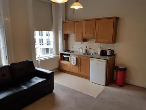 Leeson Apartments - Image 4