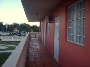 Full Moon Hotel & Restaurant - Image 4