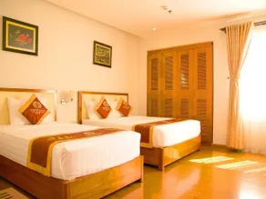 Golden Beach Hotel - Image 2