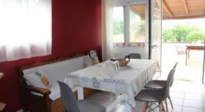 Cozy Backyard House - Image 3