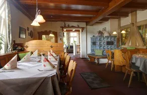 Bayrischer Hof - Image 4
