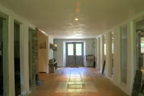 Pradia's Modern Retreat - Image 3