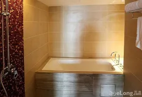 Yichang Riverside No.1 Hotel - Image 5