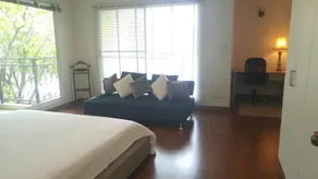 31 Place - Image 4