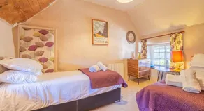 Chocolate Box Cottage - Image 4