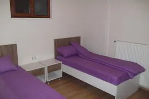 Has Apart - Image 5