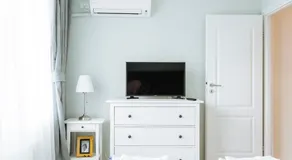 Luxury City Centre Apartment - Image 3