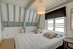 Classic Apartment Amsterdam - Image 2