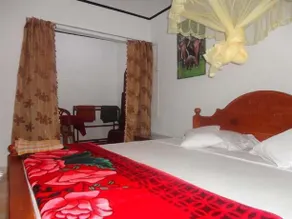 Deshani Holiday Inn - Image 4
