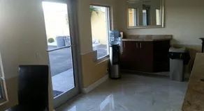 Belvedere Inn - Image 2
