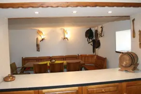 Regina's Guesthouse - Image 3