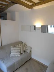 Nice Studio in Le Marais District - Image 2