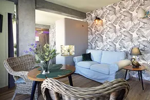 Blue Bird Suite - Image 5