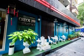 Check Inn Chinatown - Image 2
