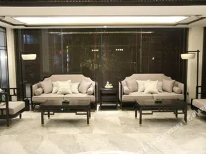 Longling Hotel - Image 2