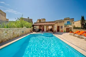 Ta Lieni Holiday Home - Image 1
