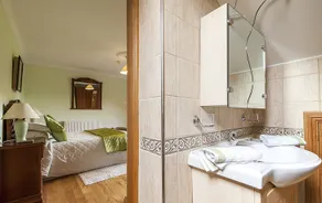 Woodlands Guest Accommodation - Image 2