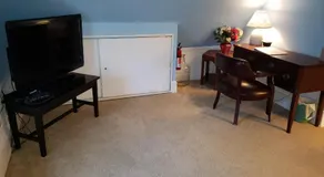 English Cottage - Image 2
