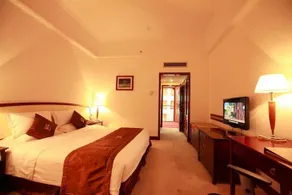 Kunming Lake View Hotel - Image 2
