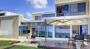 'whispering Sands' 10 Sandy Point Road Luxury Waterfront Home With Aircon Wifi & Foxtel - Image 3