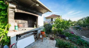 Garden Apartments - Image 4