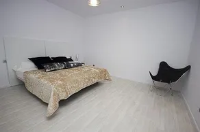 Luxe Rooms - Image 4