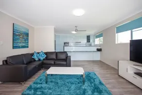 City Beach Holiday House - Image 4