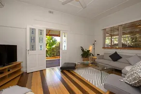 A Sunday Cottage - Image 4
