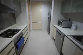 Monarch Apartments - Image 5
