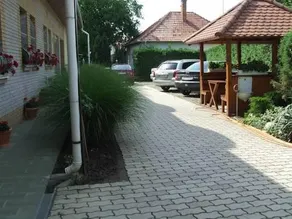 Kis Apartmanhaz - Image 5