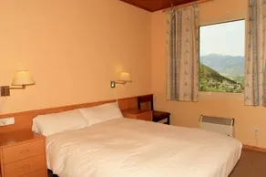 Aparthotel Ca Lauren - Image 3
