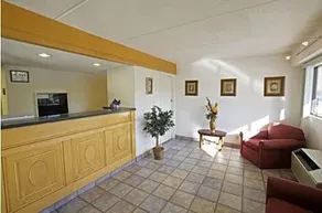 Royal Inn - Image 4