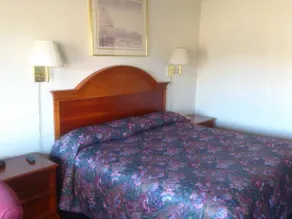 Executive Inn Of Seneca - Image 3