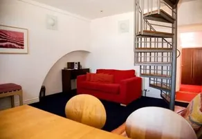 Grafton Guesthouse - Image 3