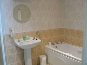Bridge Bar House - Image 3